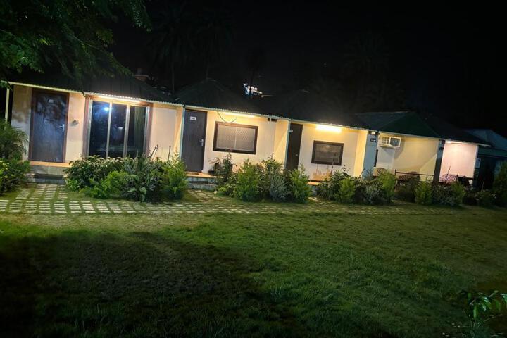 Royal Garden Retreat Resort & Swimming pool