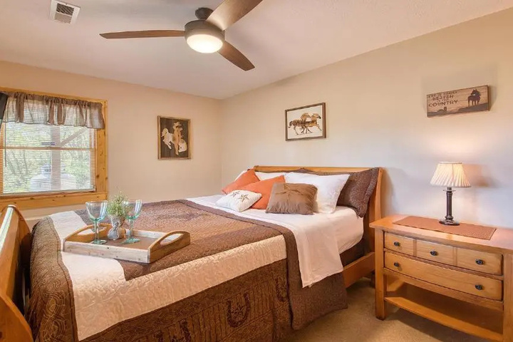 Room 4 of 18