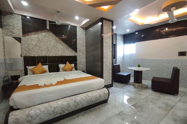 Room 33 of 50