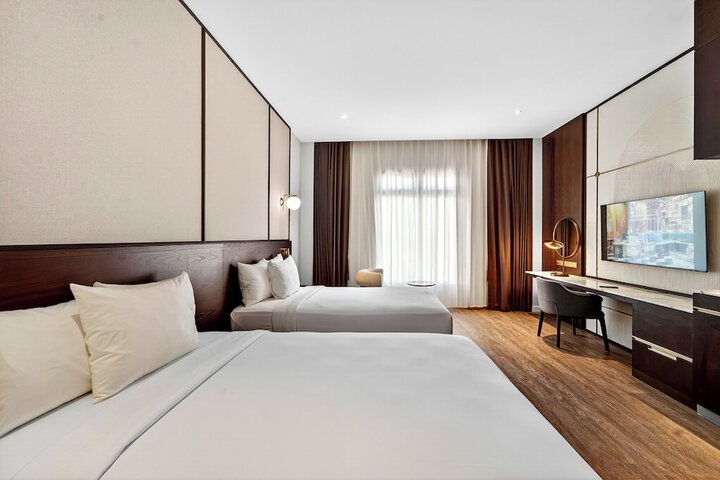 Room 7 of 34