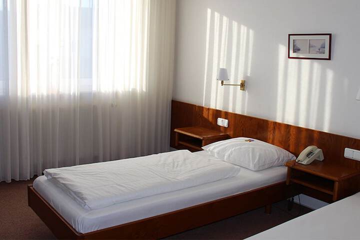 Room 5 of 21