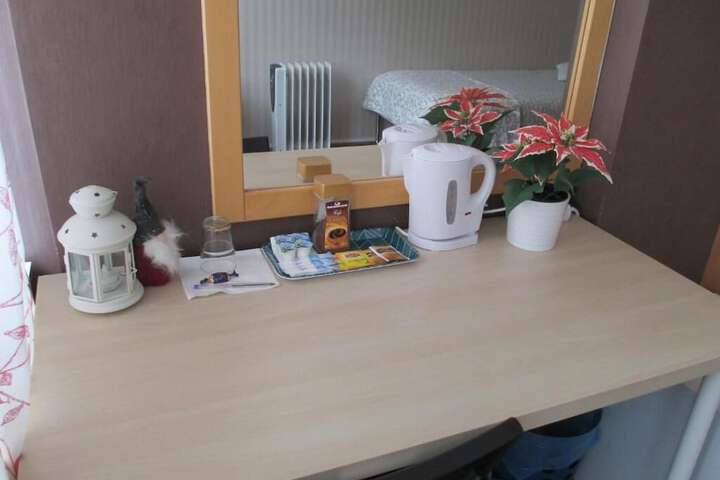 Room 10 of 28