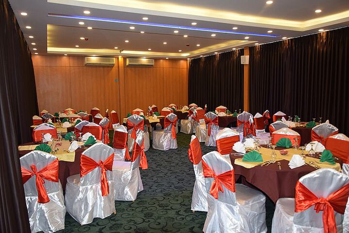 Ballroom/Hall 39 of 43