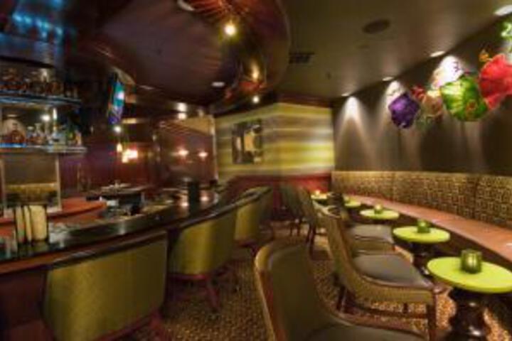 Lounge 42 of 59