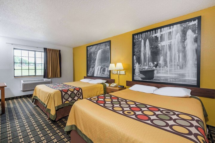1 Queen Bed (1 of 9)