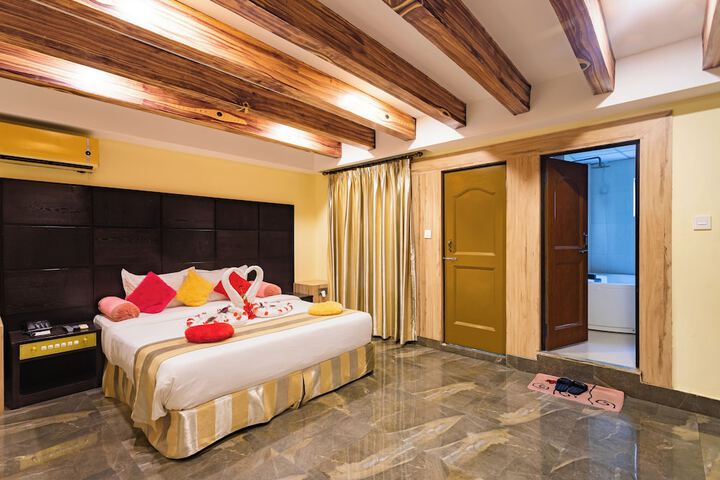 Room 100 of 112