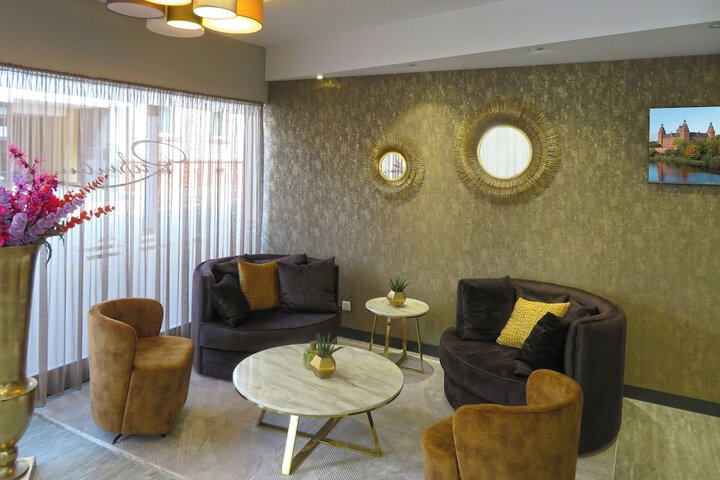 Guest Lobby
