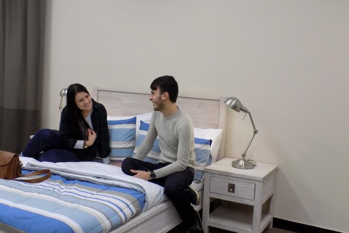 Room 8 of 32