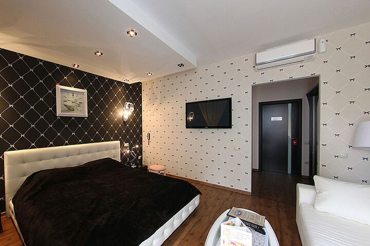 Room 8 of 61