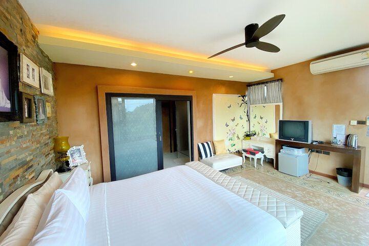 Room 32 of 116