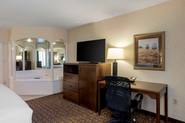 Room 6 of 43