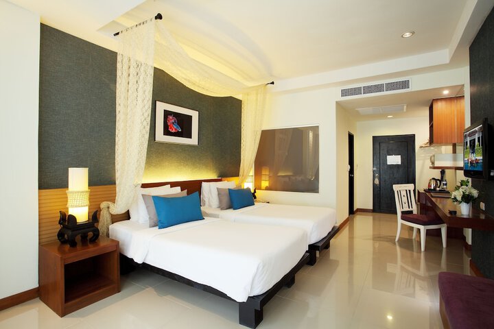 Room 42 of 166