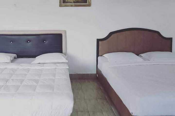 Room 3 of 10