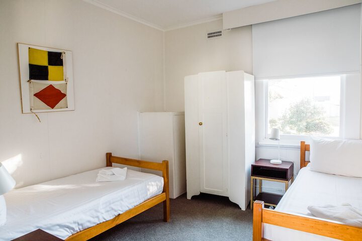 Room 3 of 179
