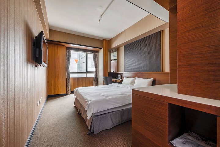 Room 37 of 90