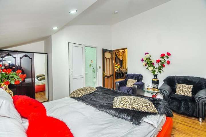 Room 18 of 23