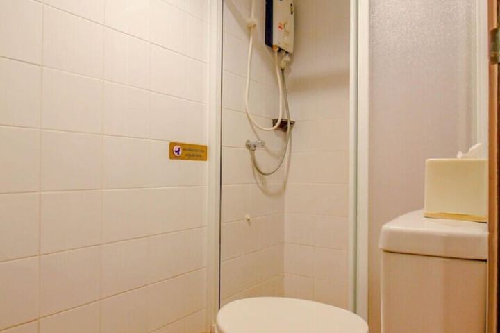 Room 27 of 37
