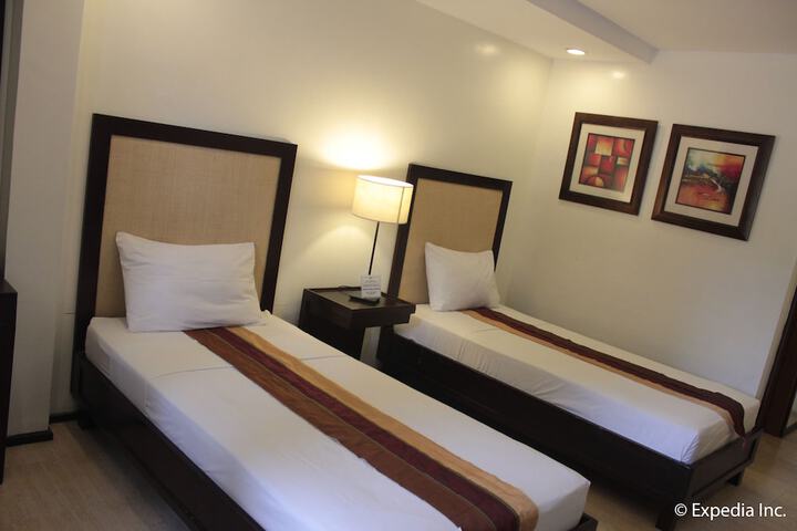 Room 13 of 31