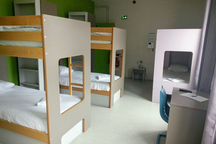 Room 11 of 48