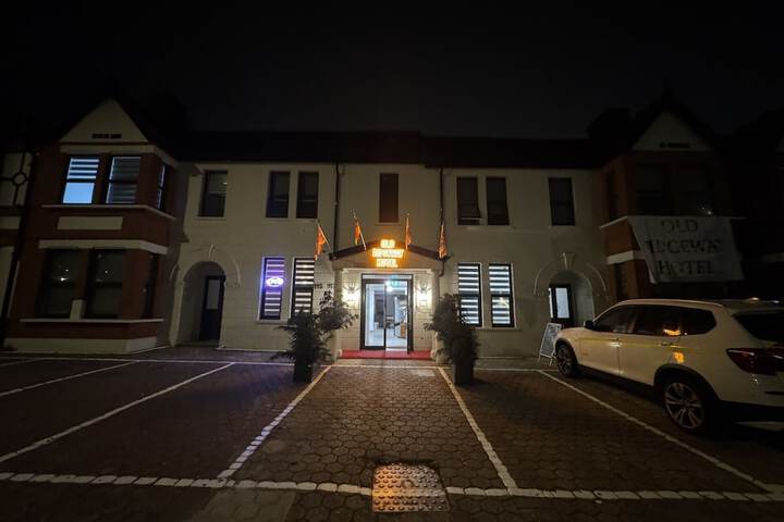 Old Ridgeway Hotel