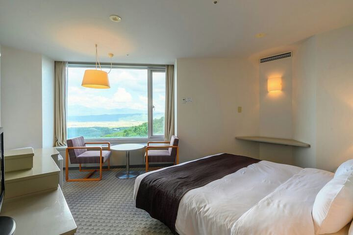 Room 28 of 173