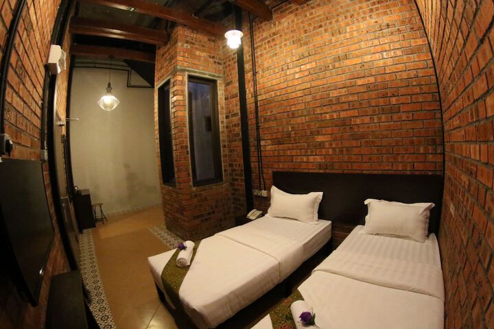 Room 7 of 31