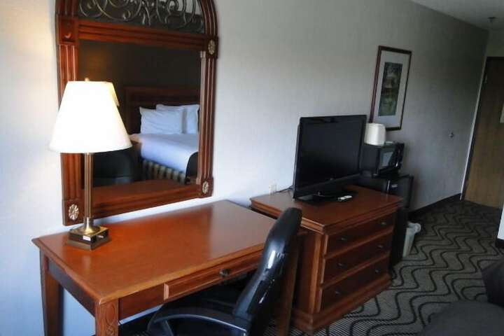 Room 5 of 38
