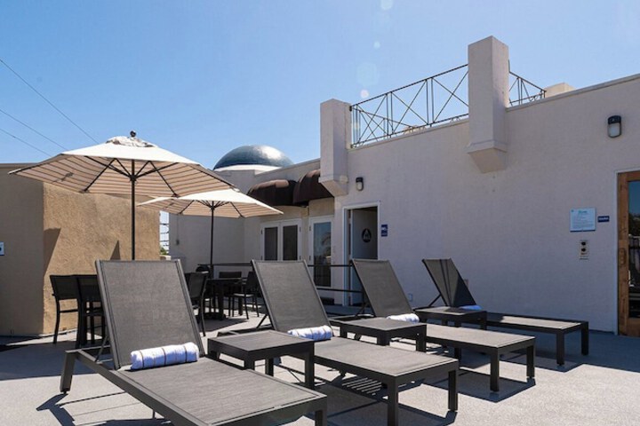 Sundeck 96 of 136