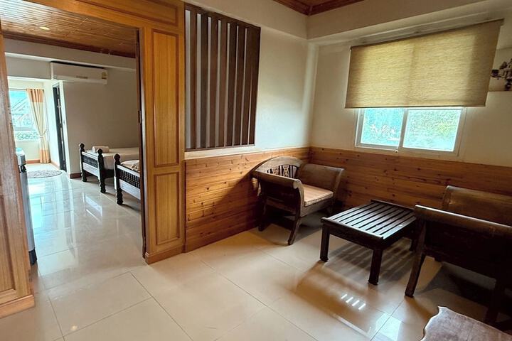 Room 10 of 121