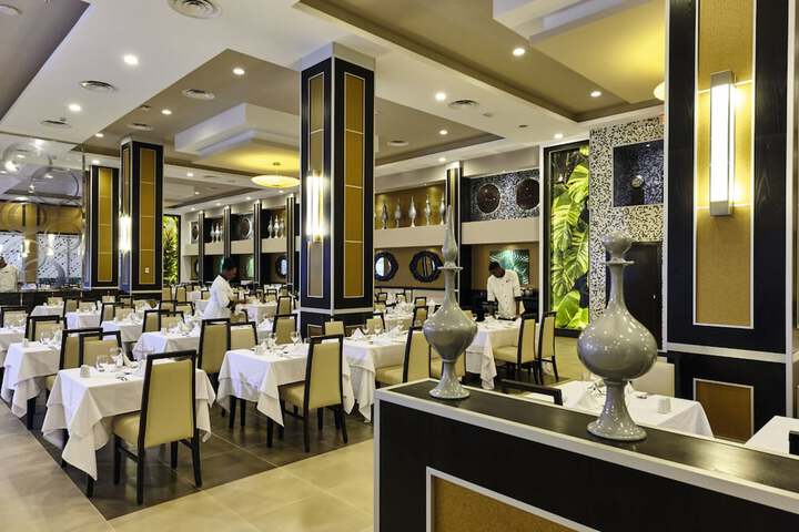 Dining 60 of 82