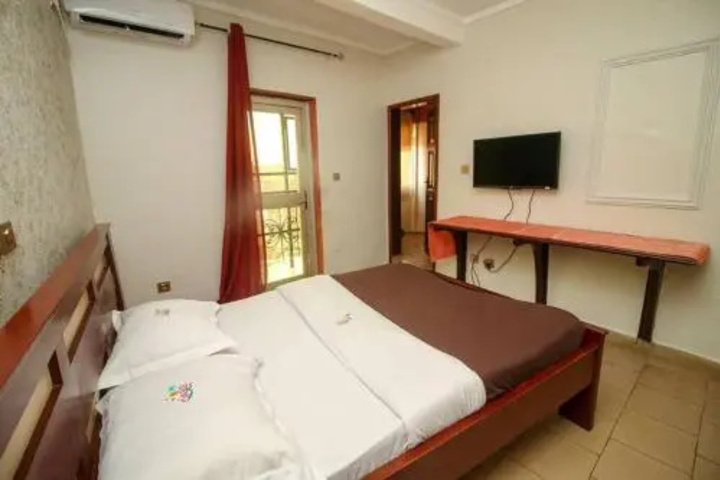 Room 3 of 12