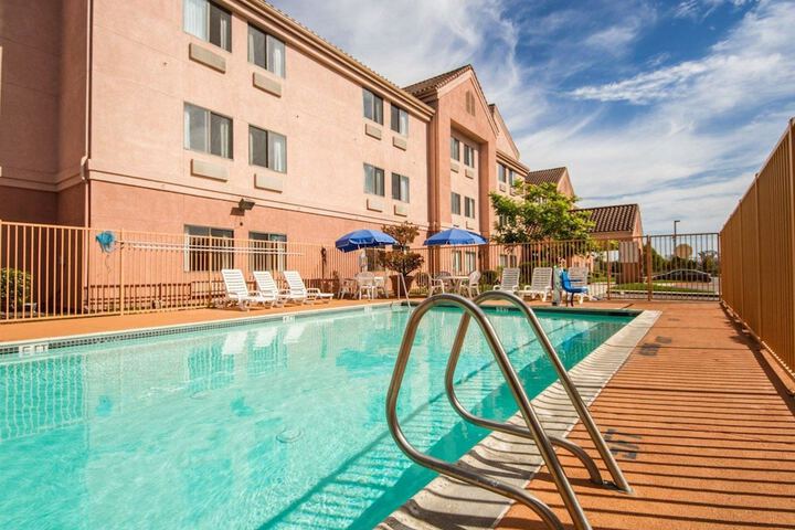 Pool 19 of 23