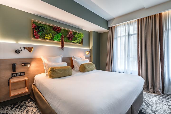 Room 10 of 43