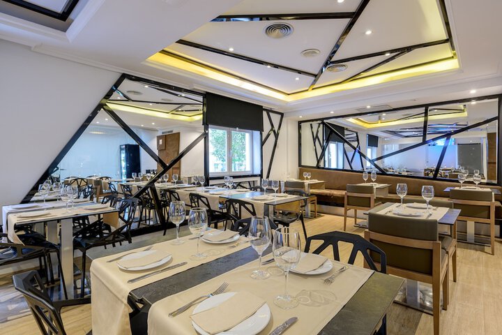Dining 84 of 122