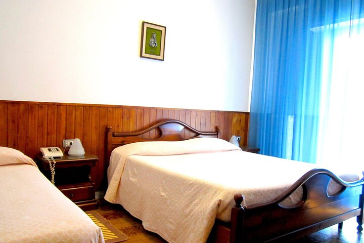 Room 49 of 63