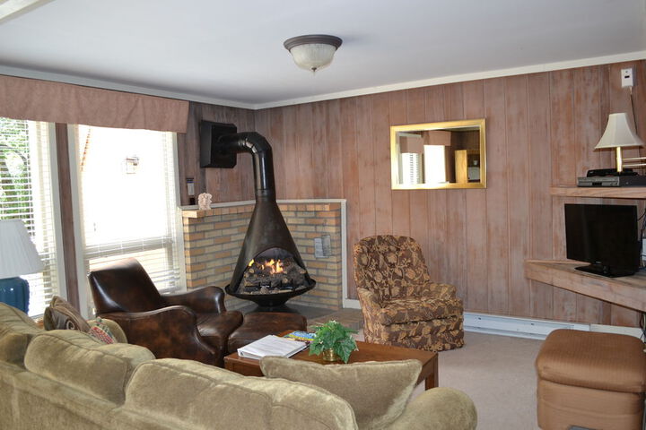 Room 6 of 20