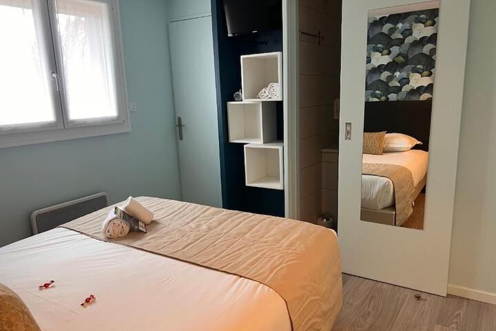 Room 31 of 102