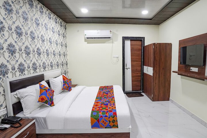 Room 14 of 28