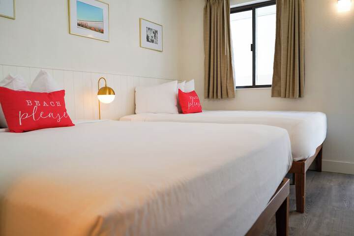Studio 2 Queen Beds Pool Accessible Pool View (2 of 11)