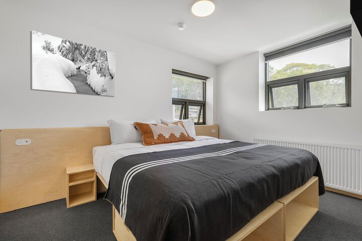 Room 2 of 34
