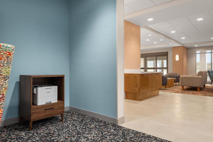 Business Center 34 of 37