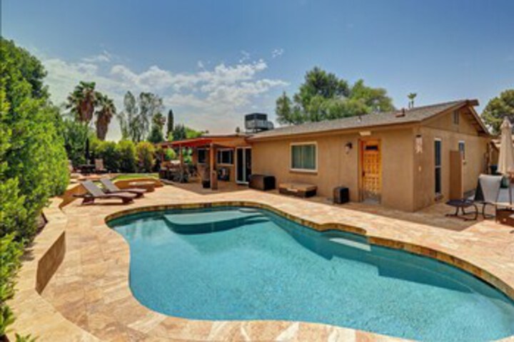 Pool 21 of 38