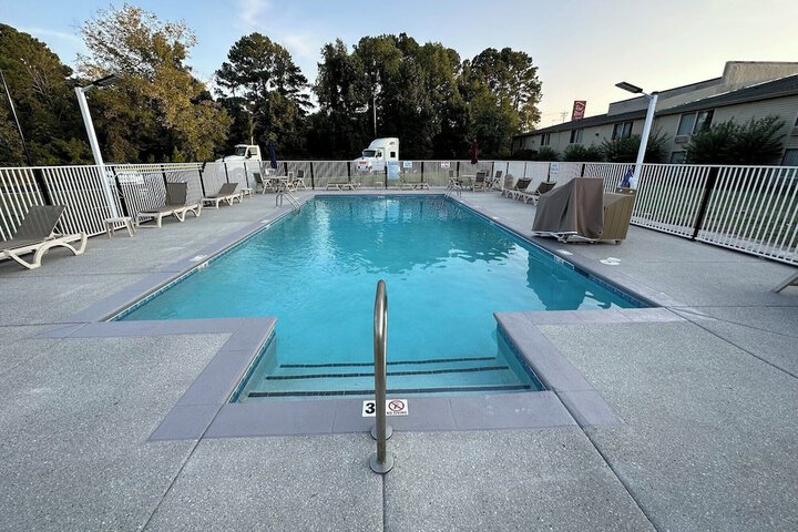 Pool 74 of 123