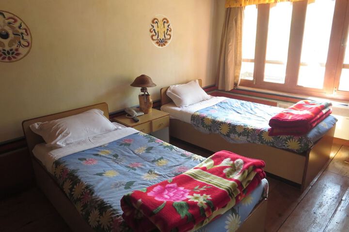 Room 6 of 7