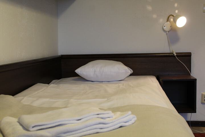 Room 33 of 140