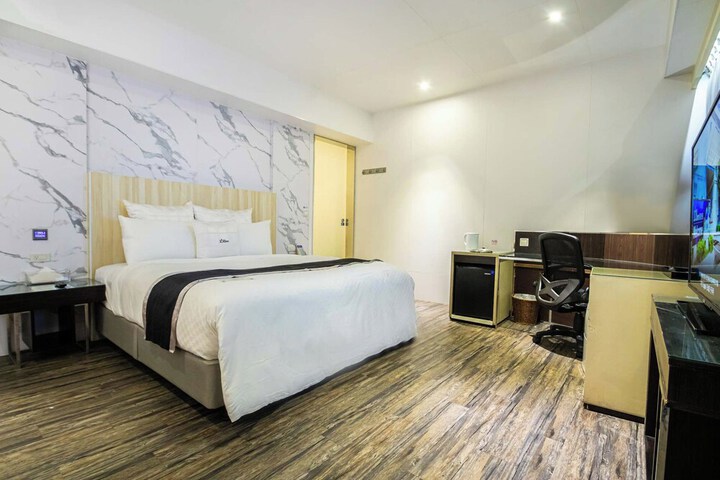 Room 35 of 59