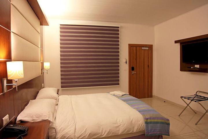 Room 5 of 23
