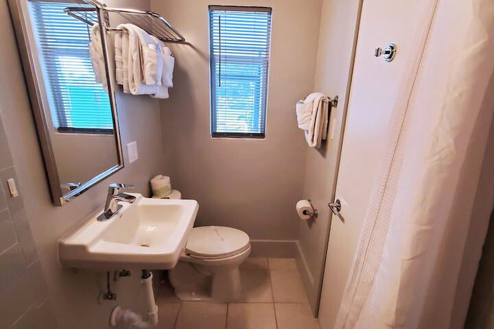 Room 171 of 236