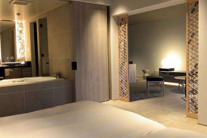 Room 34 of 98