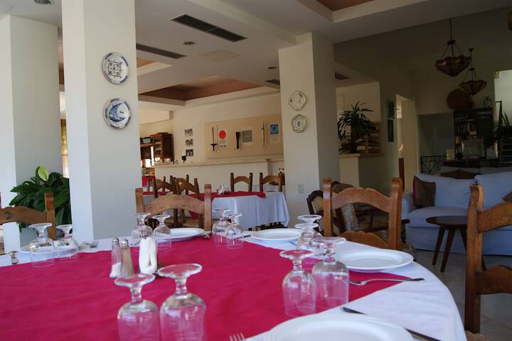 Dining 19 of 42